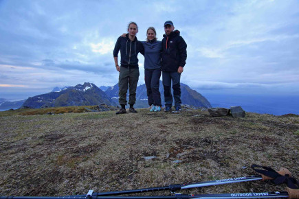 Nocno - jutranji prihod na Kvalviko, Lofoti, Norveska